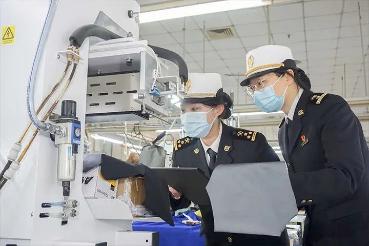 羽绒服国产贴牌有哪些厂家,国内羽绒服生产公司