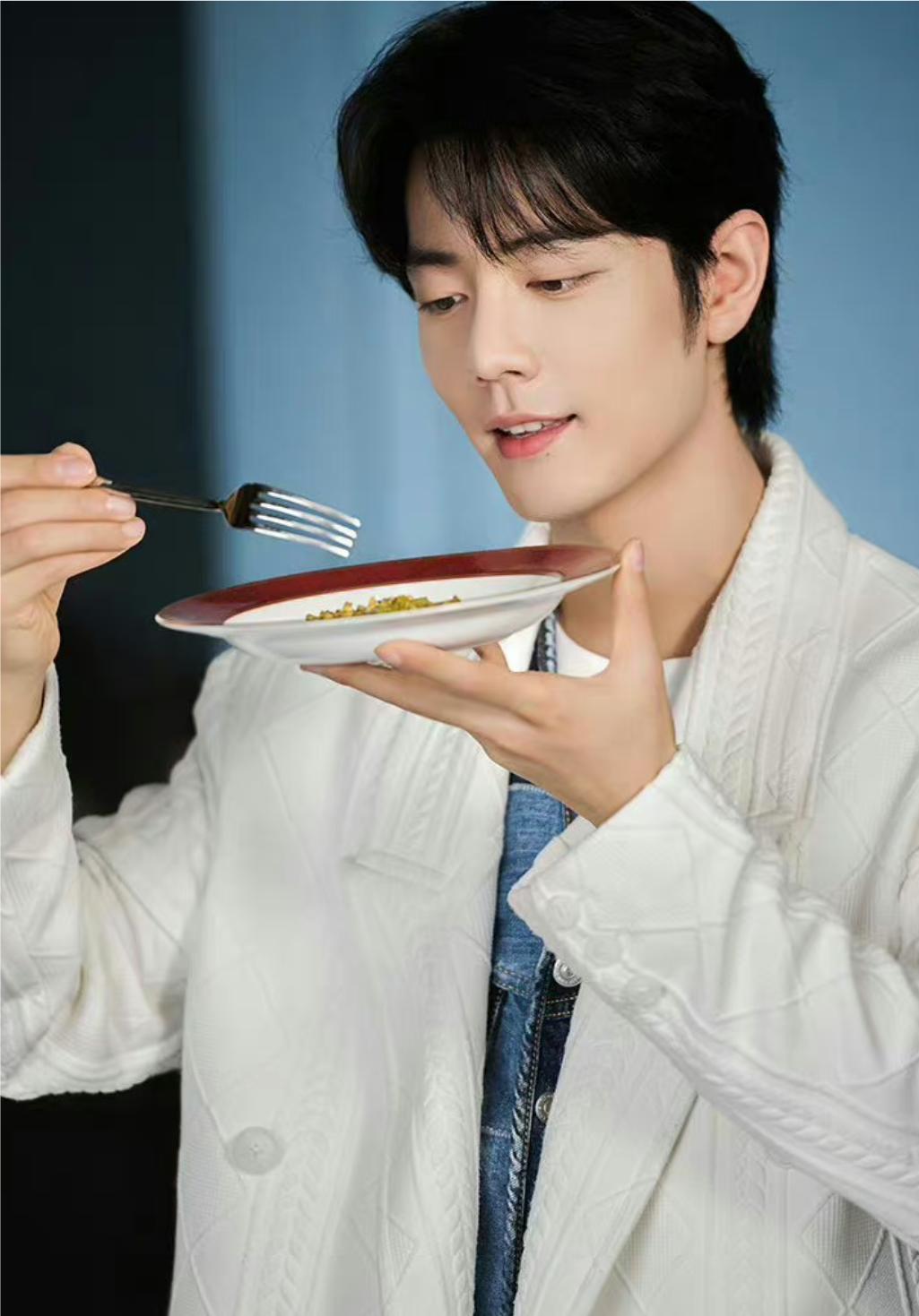 肖战代言的哪个产品引发热议,肖战新代言茶