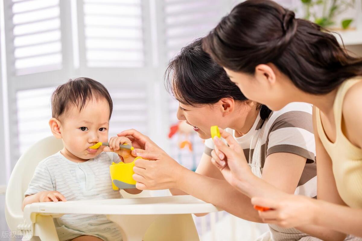 喂孩子饭应注意什么,六月龄宝宝感冒不可以吃什么