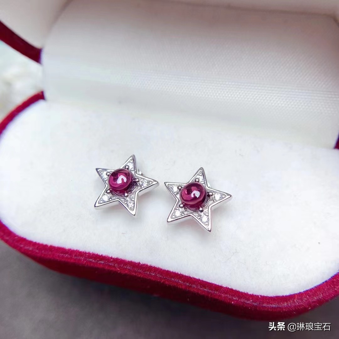 s925银镶嵌天然翡翠耳钉,s925通体银石榴石鹿角耳钉