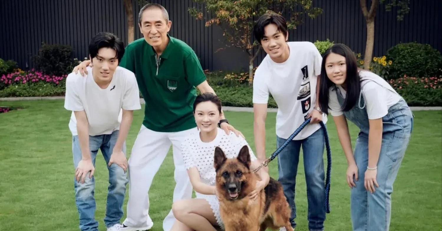 张艺谋毕业典礼,张艺谋参加长子毕业礼