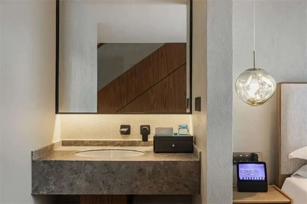 莫干山lv恒温泳池度假村,莫干山lv悬空度假村