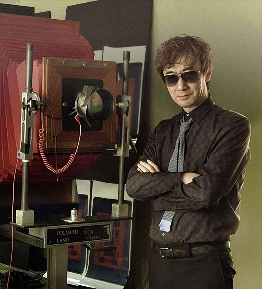 著名舞蹈演员汤加丽，为艺术献身拍大尺度照片，导演丈夫果断离婚