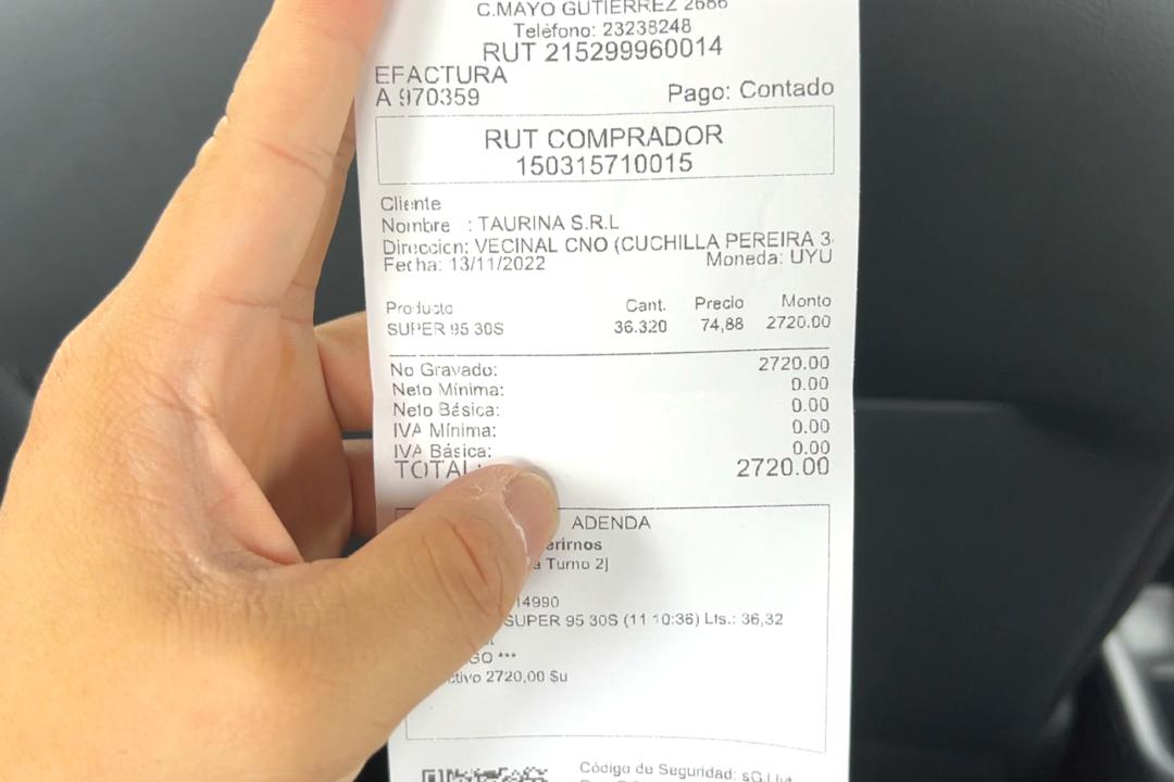 花了6000元在海上吃西餐,花了8000块钱到河里面吃一顿饭