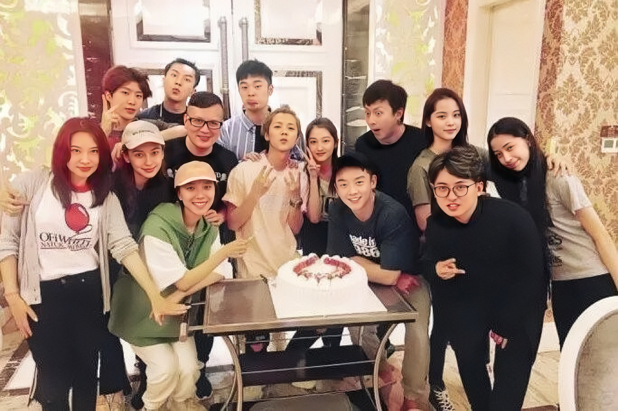 鹿晗公布恋情后为什么不减反增,鹿晗公布恋情当时的状况