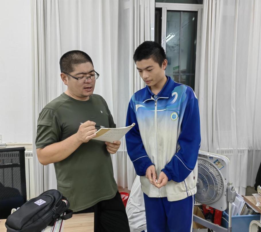 他们有个共同的名字，叫“新纪元高三班主任”（一）