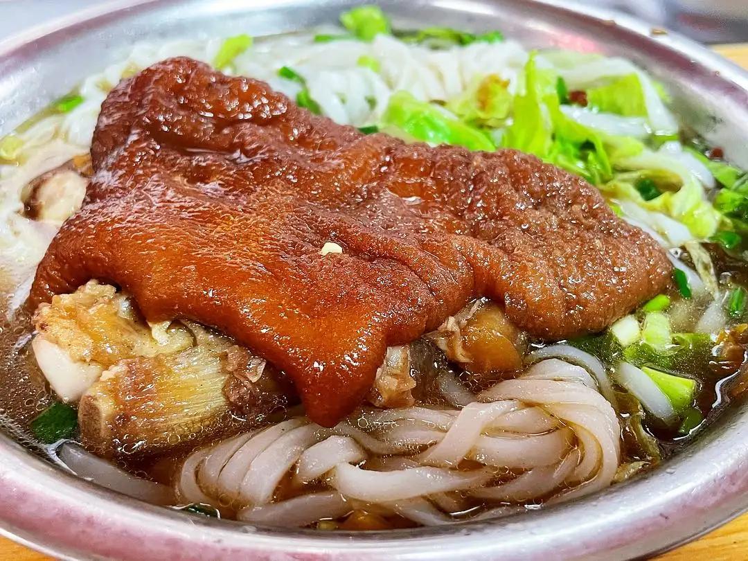 广西米粉好吃还是江西米粉好吃,广西柳州最出名的米粉叫什么