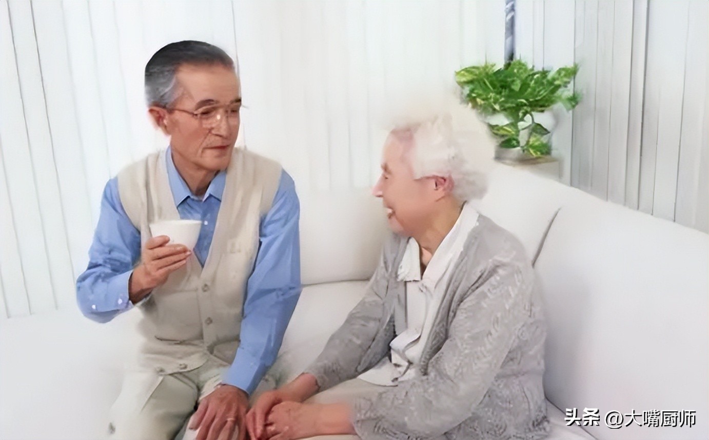 哪些食物补钙中老年吃最好,老人常吃这3种菜可补钙