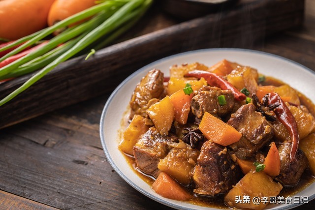 番茄炖牛肉怎么做才软烂好吃,炖牛肉放什么料牛肉软烂