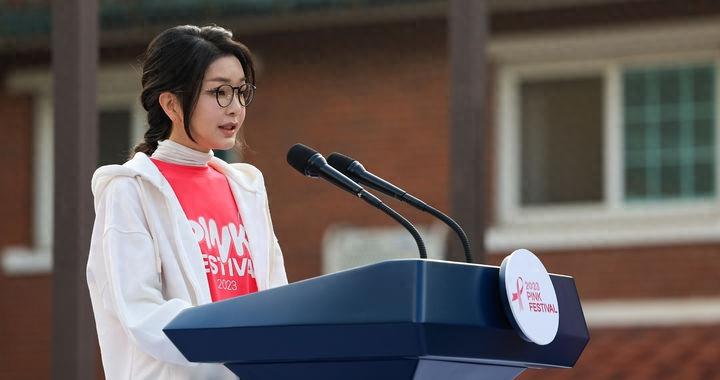 韩国第一夫人穿搭西服套装,韩国第一夫人服装秀