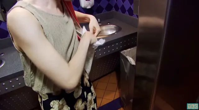 女白领20年不买内衣,女白领十几年不买衣服