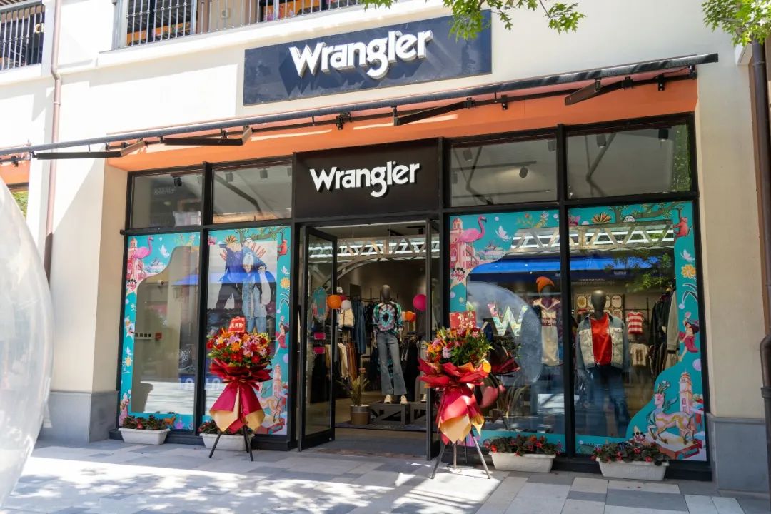 以自由之名！这个秋天，来Wrangler新店感受“纯粹牛仔精神”