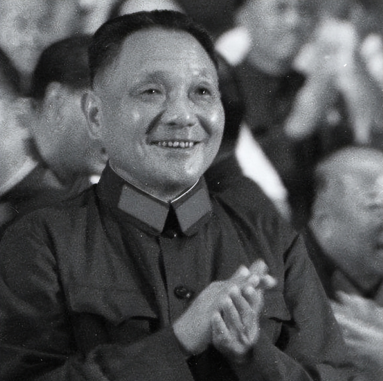 1989年舅舅淡以兴去世，当地想办追悼会，*小平邓**：规格已经够高了