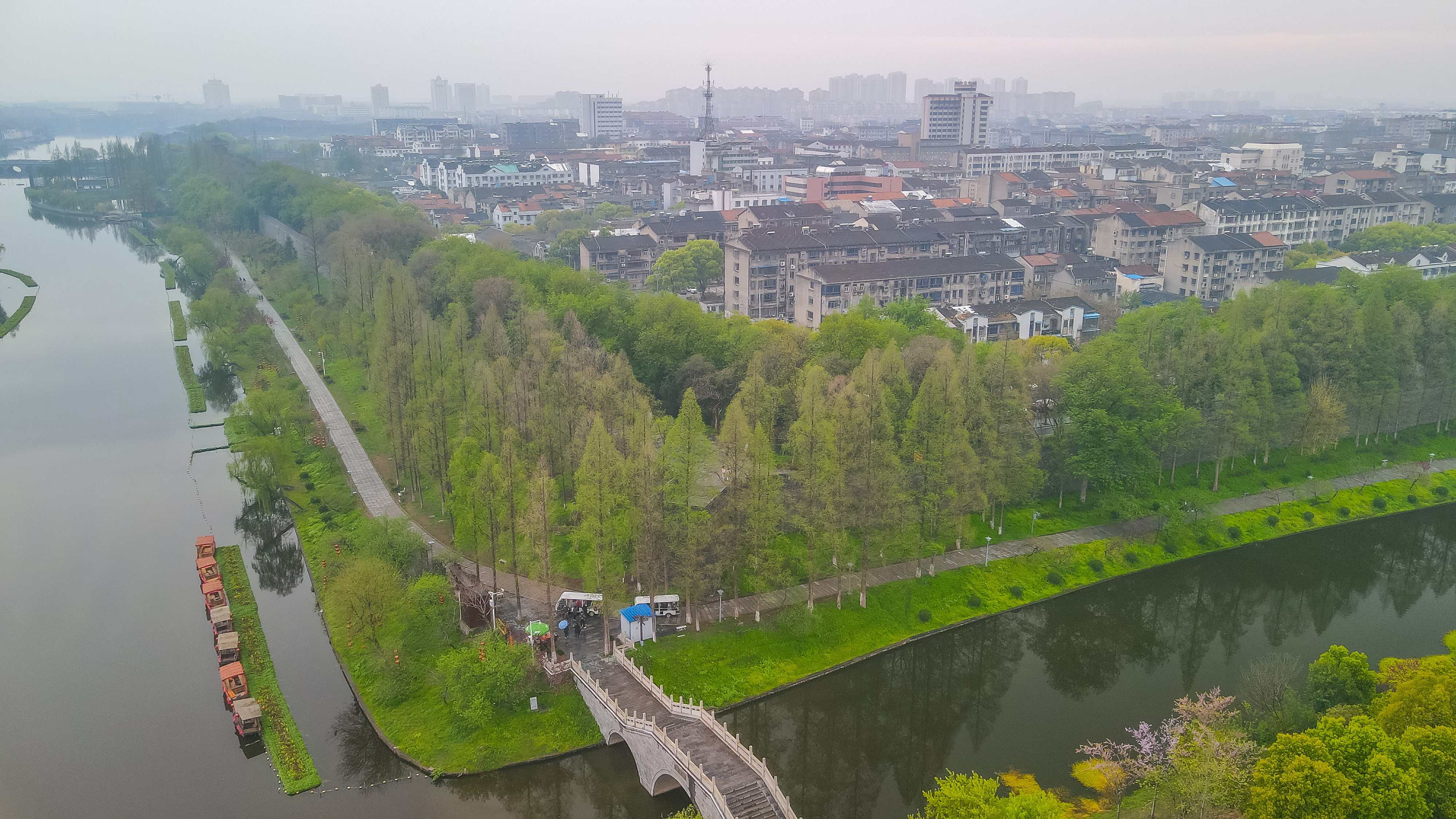 荆州古城墙的历史和照片,襄阳古城墙和荆州古城墙哪个完整