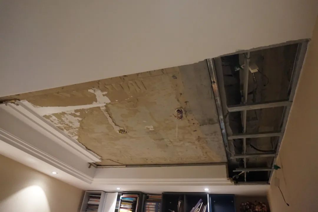 楼上漏水保修期8年未到属谁负责,楼上防水导致漏水谁赔偿