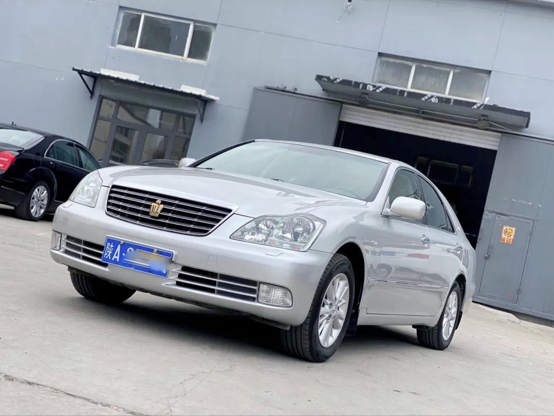 4代老皇冠翻新,翻新车十二代皇冠修复全过程