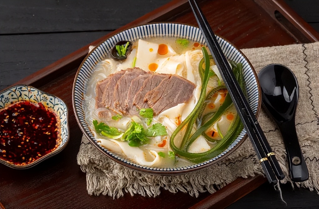 河南济源十大著名特产牛肉丸,河南特产纯正天然黑芝麻小磨香油