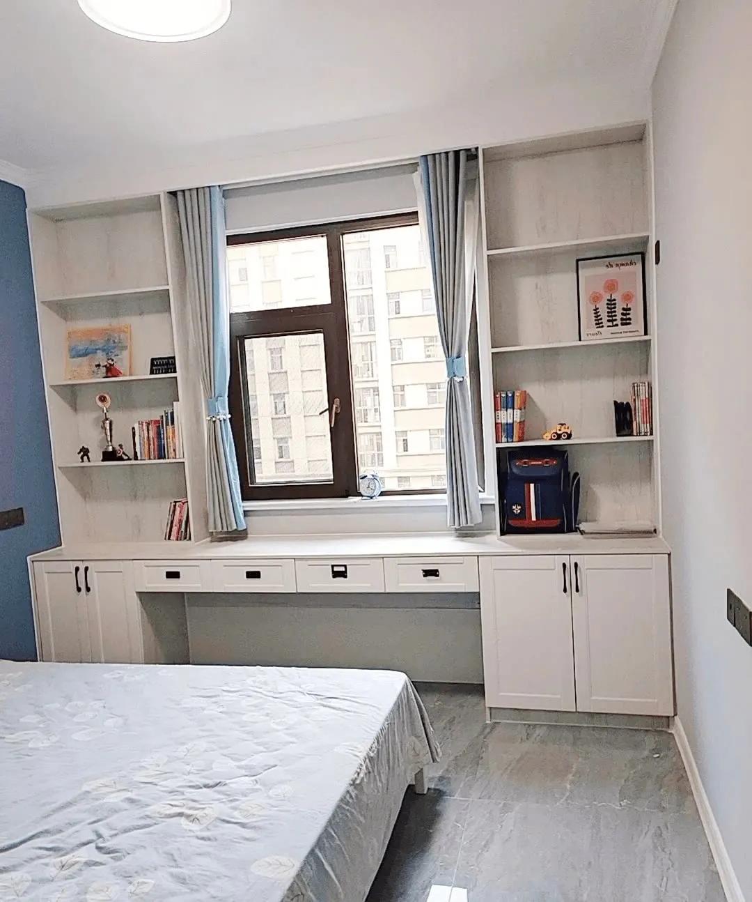 飘窗60公分独立书桌,20平方飘窗书桌一体效果图