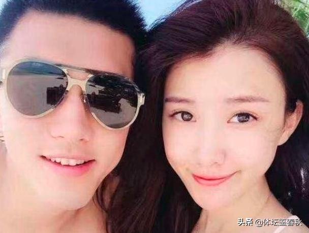 郭艾伦与女友,郭艾伦跟女友三亚游玩