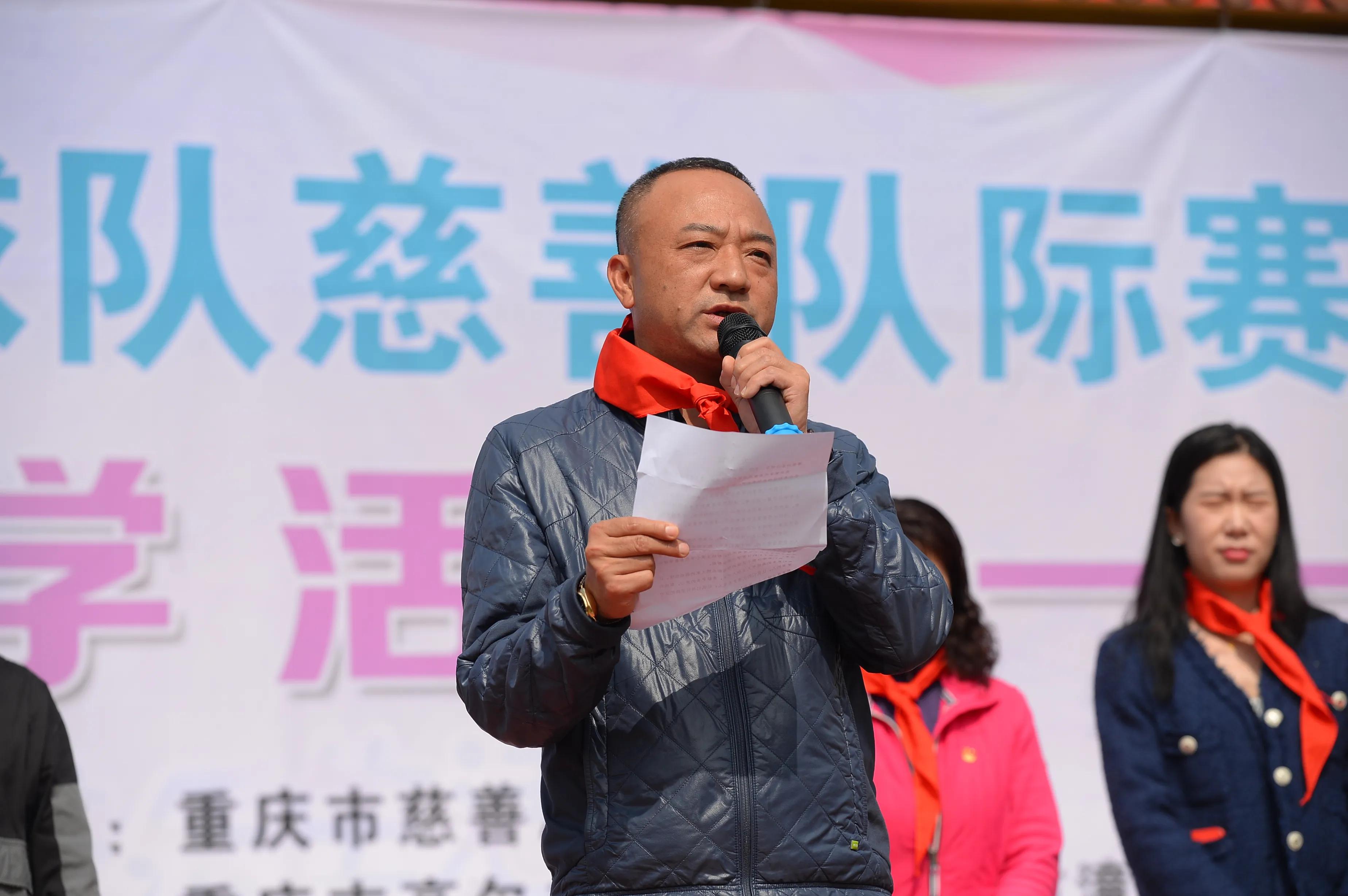 情暖潼心筑梦成长重庆高尔夫球队慈善队际赛助学活动成功举行