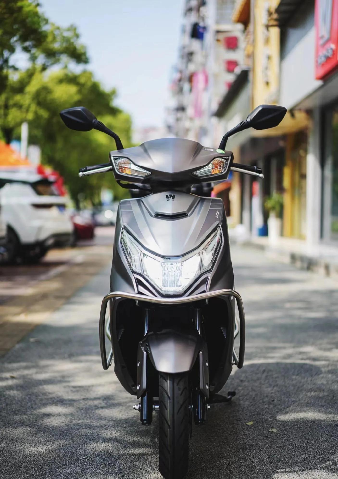 豪爵通勤,豪爵通勤跨骑摩托车