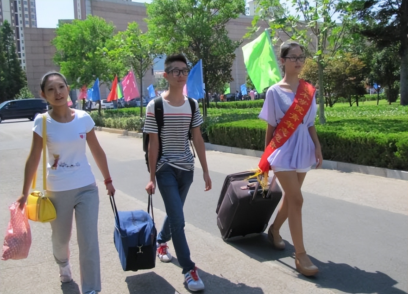 推荐十大本科就业率超高的专业,就业前景好的专业院校排名