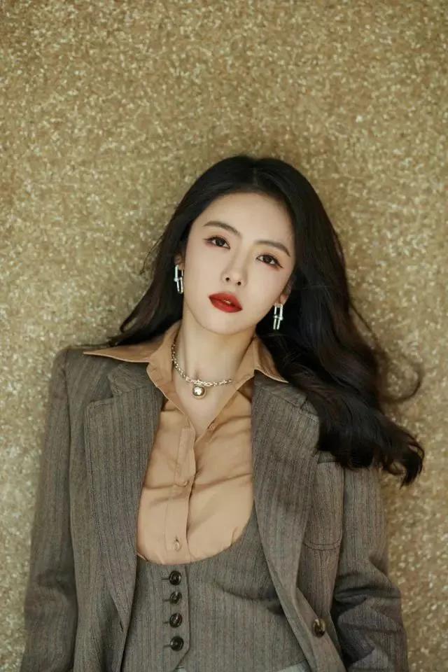 蔡文静，一个会颠覆你以前认知的美女