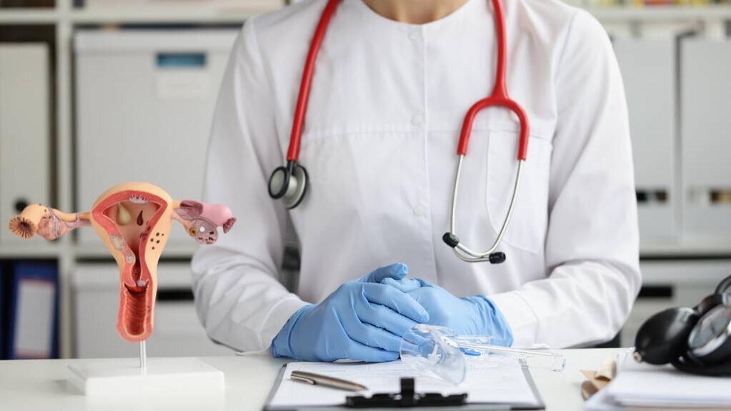 女性身体有异味是什么原因引起的,女生有一股异味是怎么回事