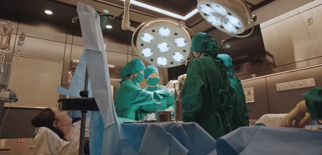 连刷四集！题材新颖，剧情有点污