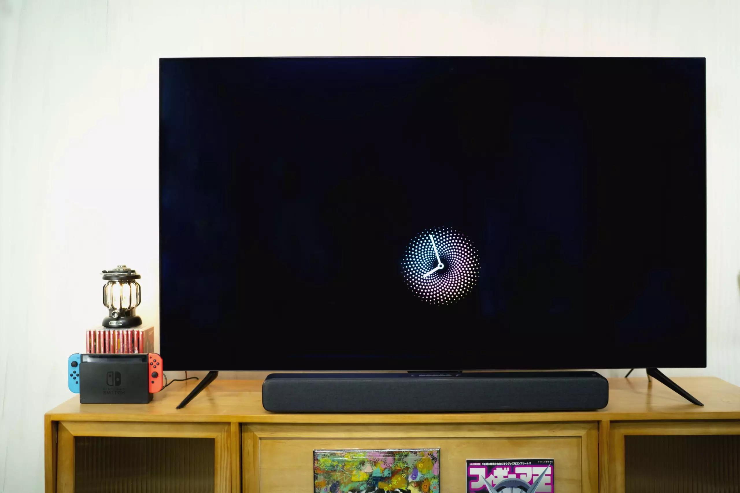 小米6oled55寸电视效果图,居家看电视氛围