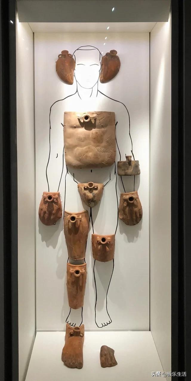 孰真孰假，40个看上去像现代仿制品的*物文**