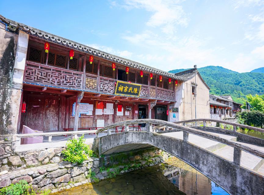 东海最后一处冷门小县城，藏了个海上仙子国，一口小海鲜封神