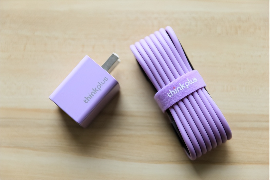 混合办公好物推荐,口红电源thinkplus值得买吗