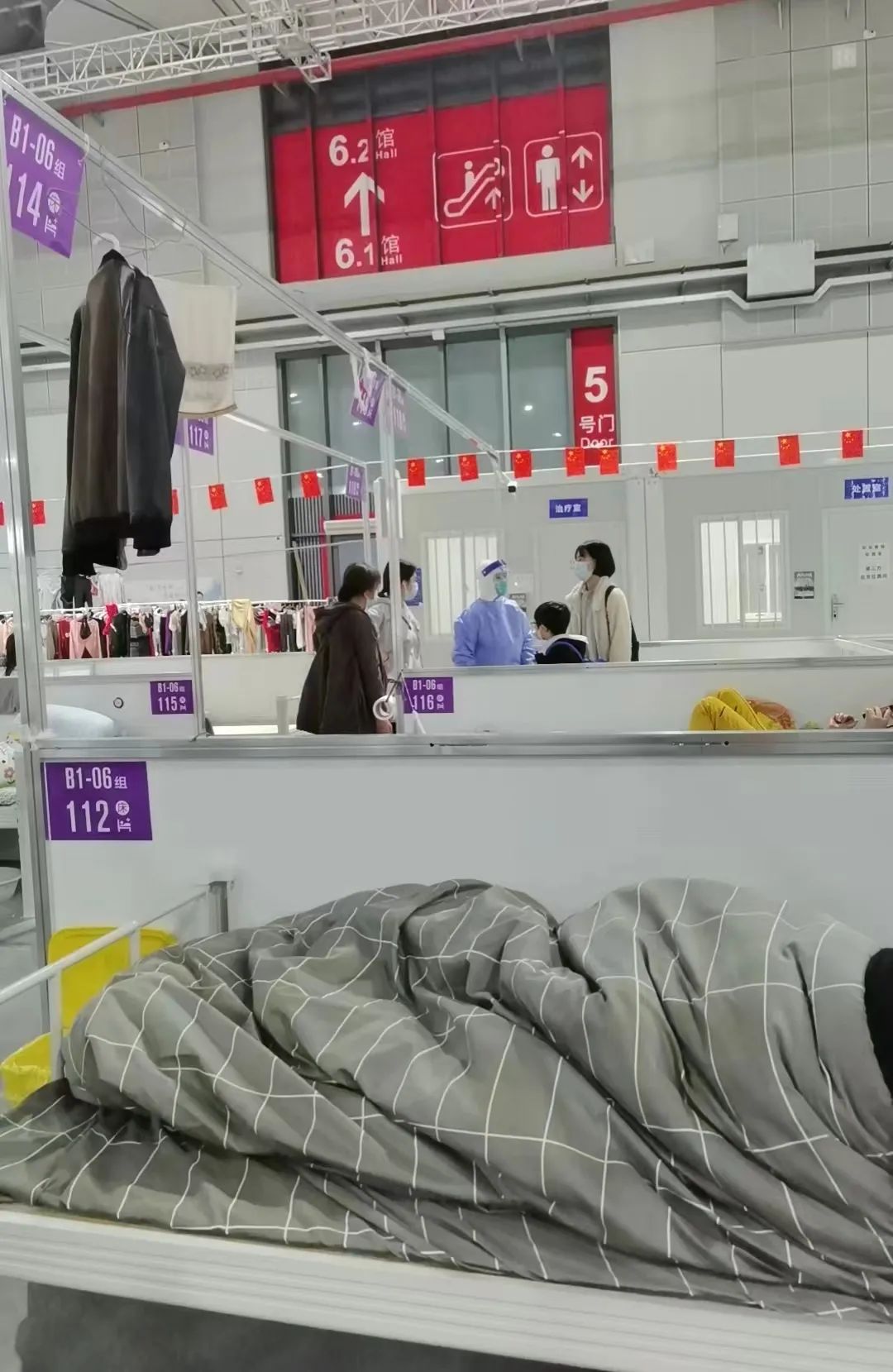 新冠小孩发烧2天,新冠小孩发烧6天了