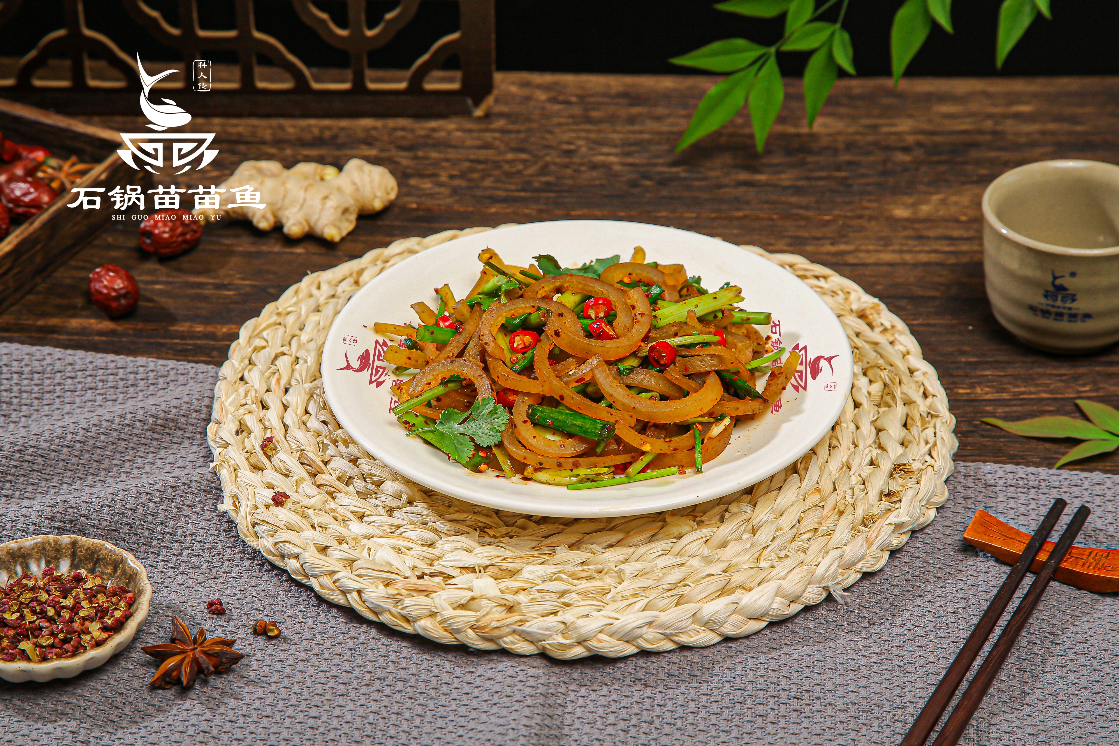 便利店加盟条件选择哪个品牌好,加盟品牌需要注意哪些问题