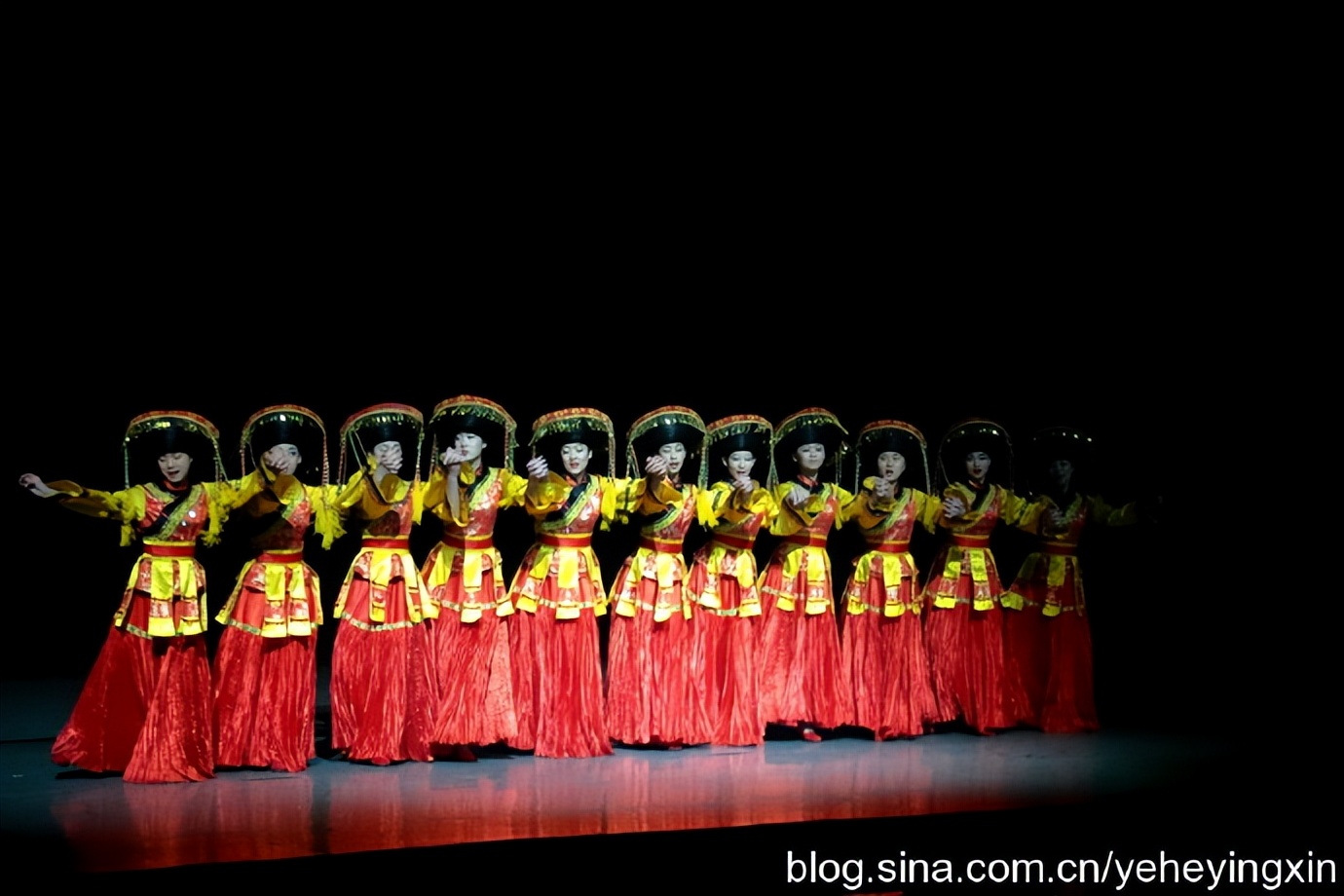 丽江丽水金沙表演好看吗,丽水金沙民族歌舞表演