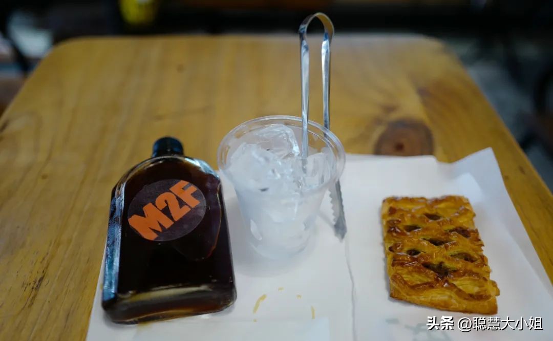 去这条充满松弛感的“小马路”，慵懒地溜达一天才是正经事