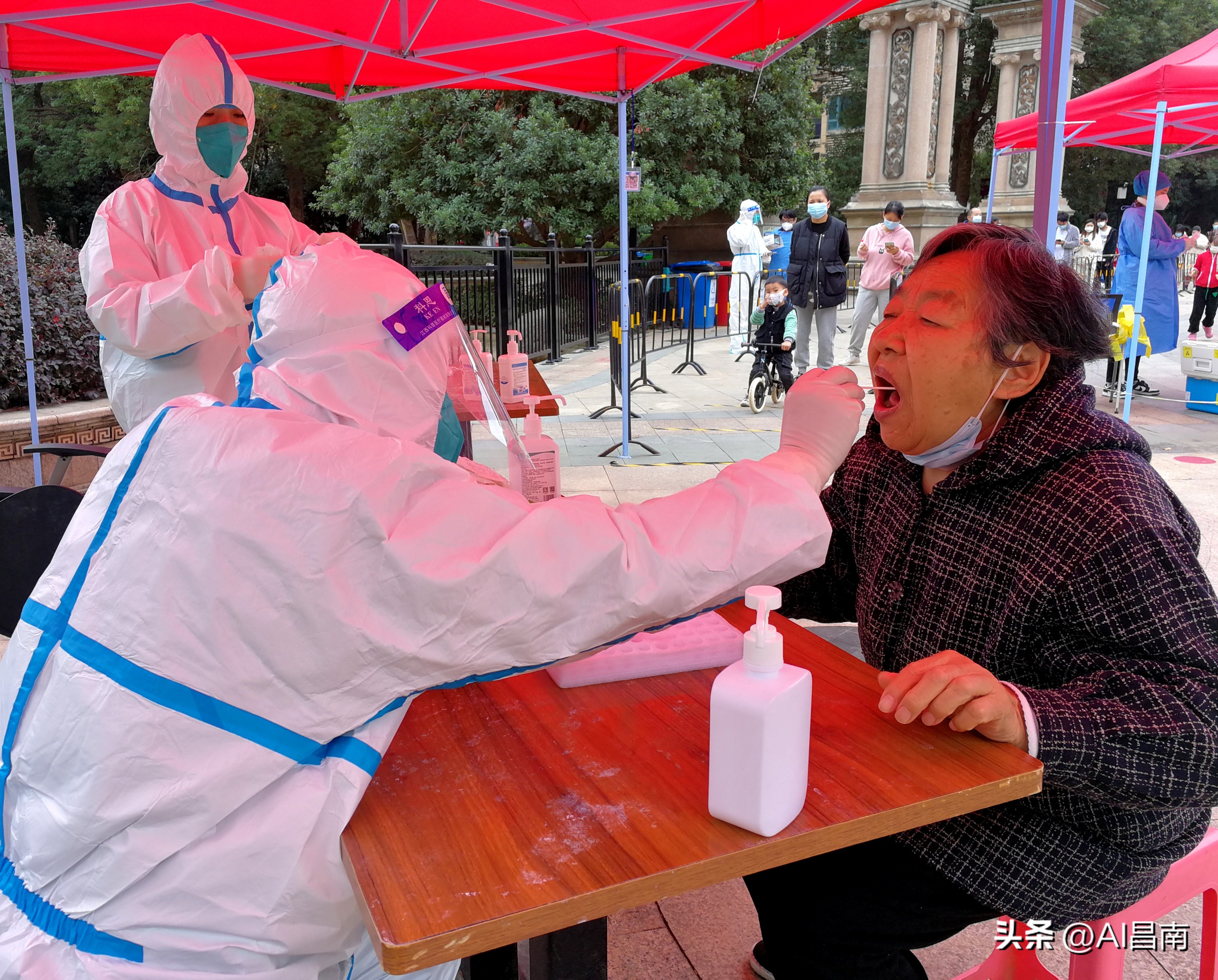 景德镇恒大社区：凝心聚力筑牢疫情防控坚实屏障