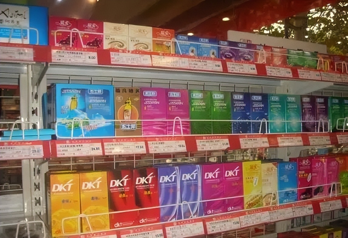 同样钱买一个套二还是两个套一,同样的钱买一套还是两套划算