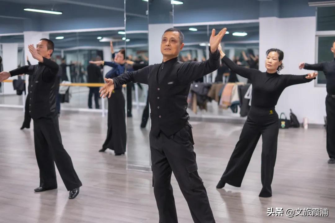 华丽舞蹈培训营,高贵典雅国标舞华尔兹交谊舞教学