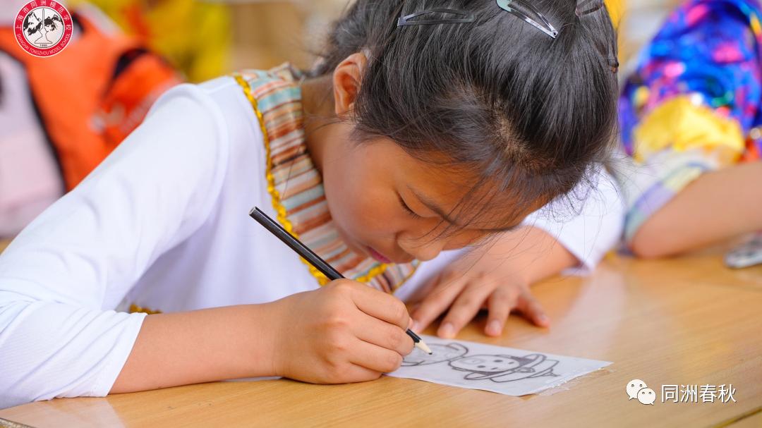 首届56个民族服饰创意大赛,五十六个民族服饰展介绍