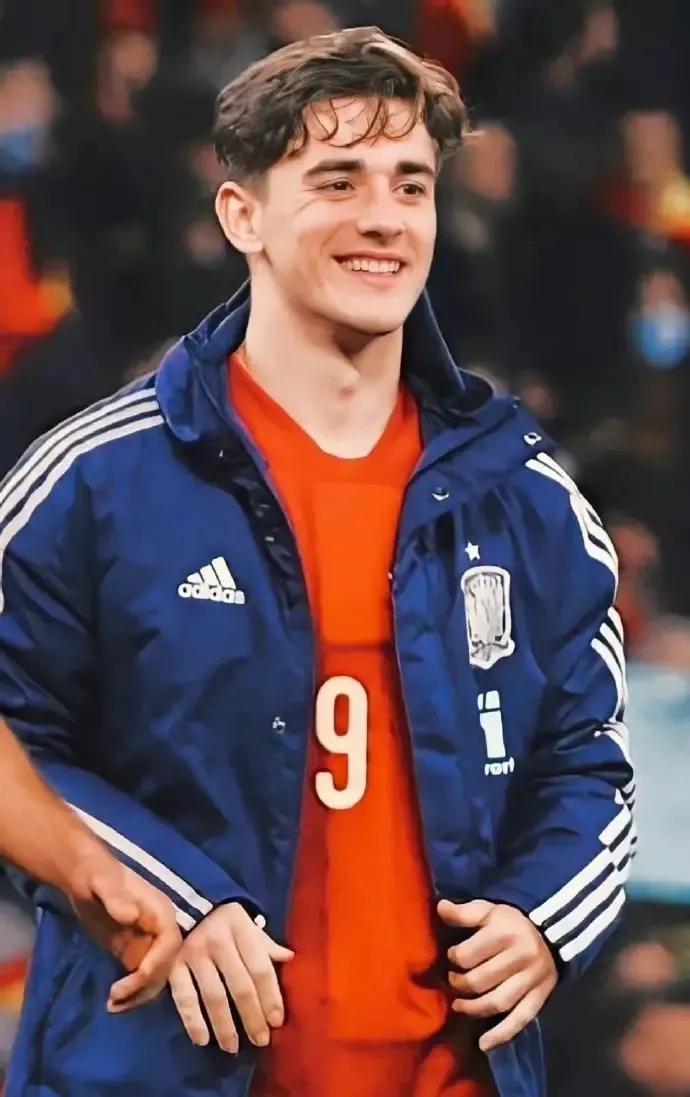 世界杯开幕式上的神颜,世界杯赛场上的帅哥