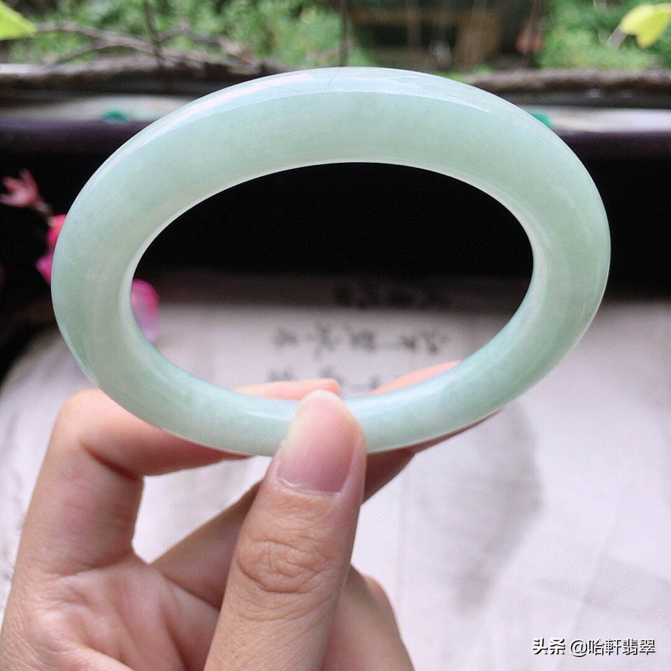 5000左右的糯种翡翠手镯,5000预算能买到什么玉手镯