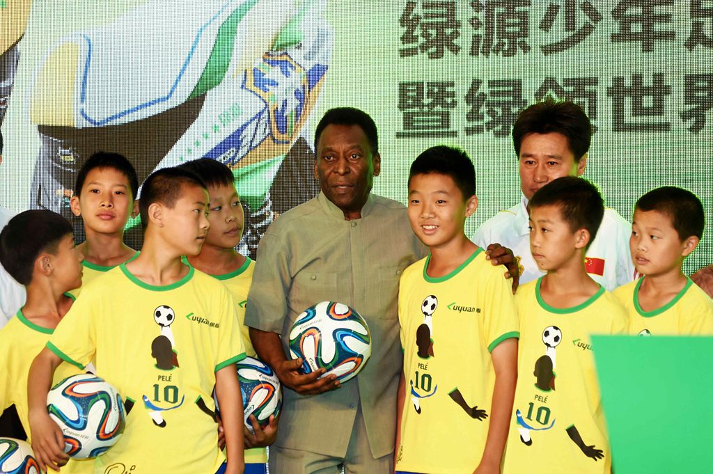 球王贝利巴西足球传奇,世界公认的三位球王