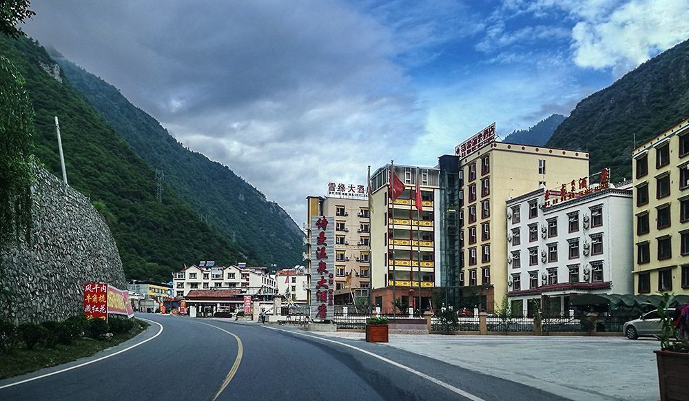 西部大草原旅游攻略,四川红原大草原自驾旅游攻略