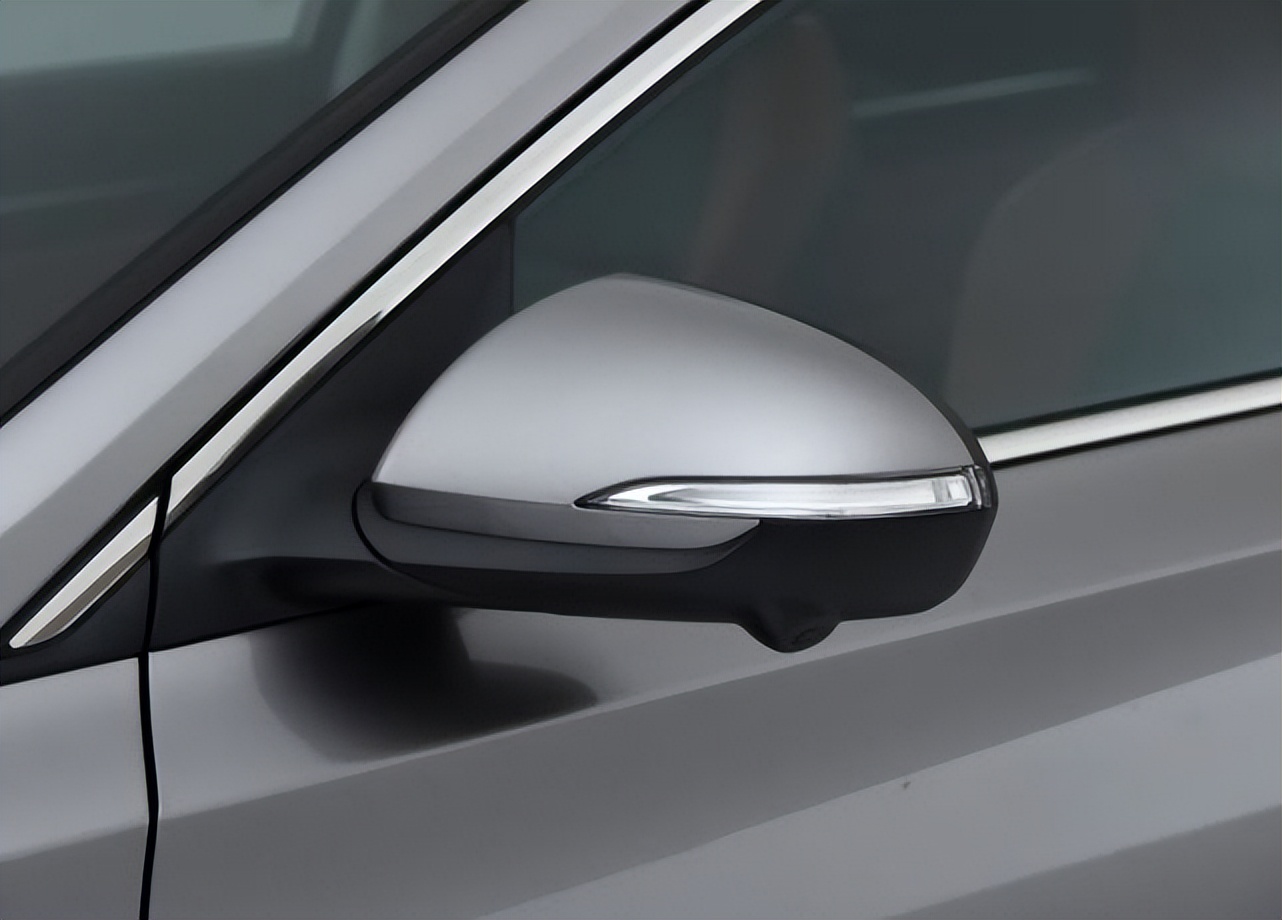 满油满电跑1200km,满油满电跑2000公里