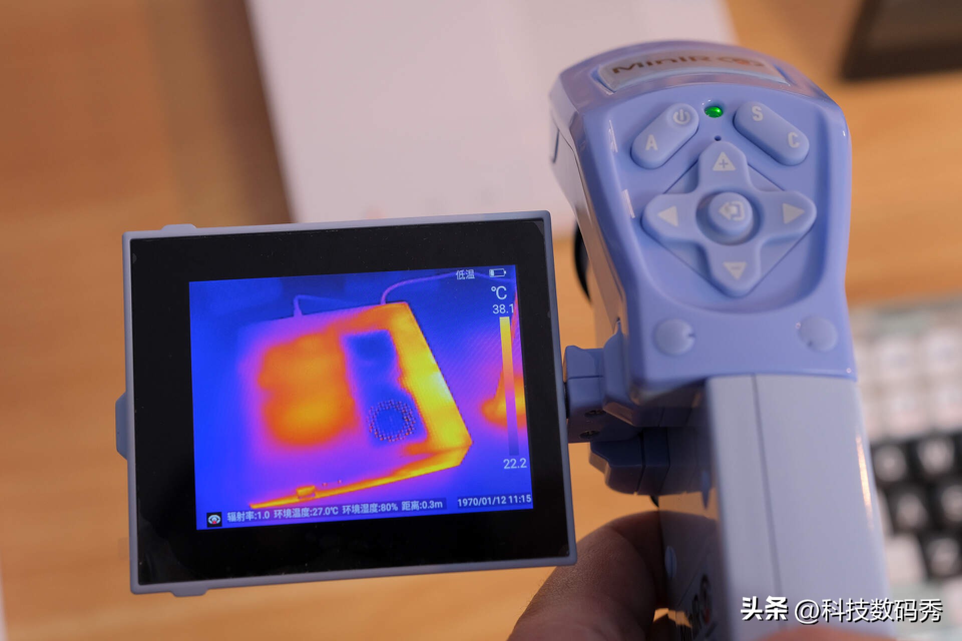 搭载独立显卡的一体电脑,磐镭hi-3迷你pc评测