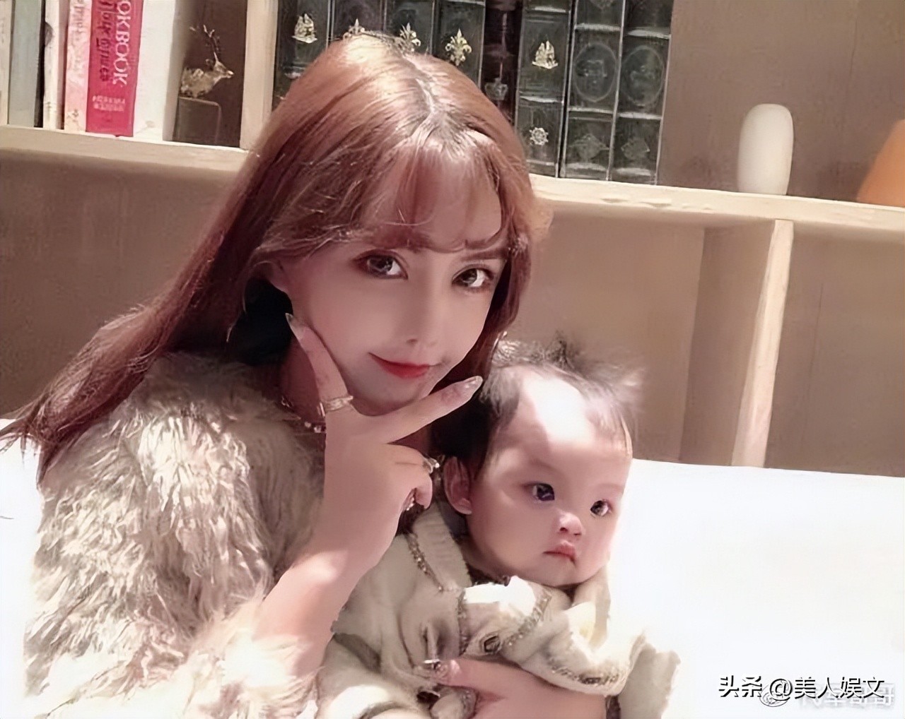 韩安冉三次结婚现场对比,24岁韩安冉回应四婚