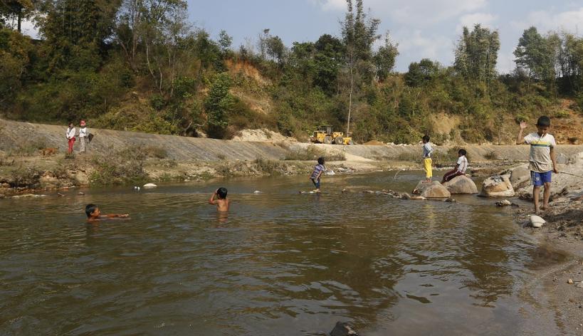 割腰子做*妓雏**，男女老少明码标价，人口*市黑**有多么的可怕