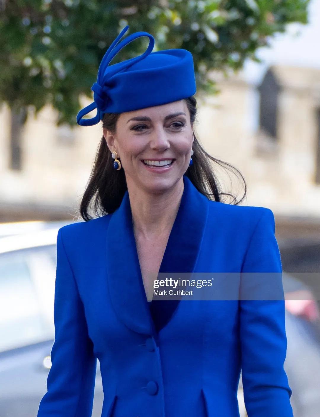 凯特王妃惊艳的服装时刻,凯特王妃经典蓝衣服